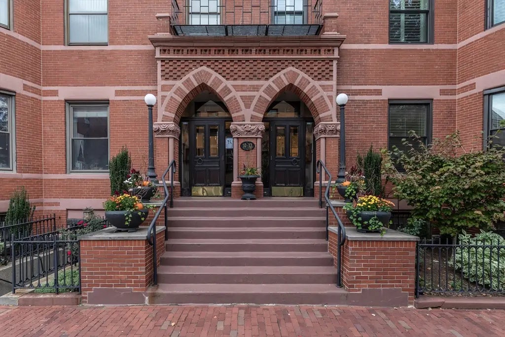 10 Cumberland Street #10-4, Boston