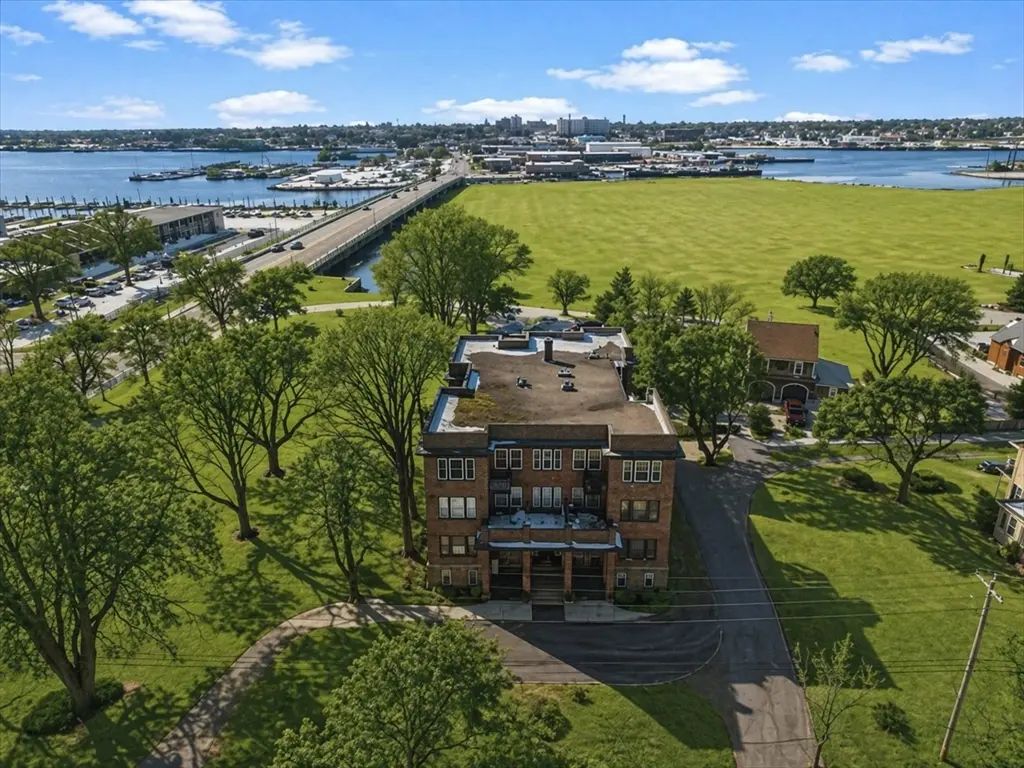 138 Main St #13, Fairhaven