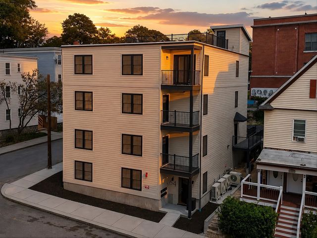 64 Nelson, Boston