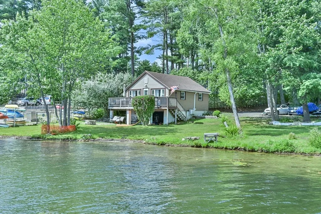 27 Lakeview Rd., Webster