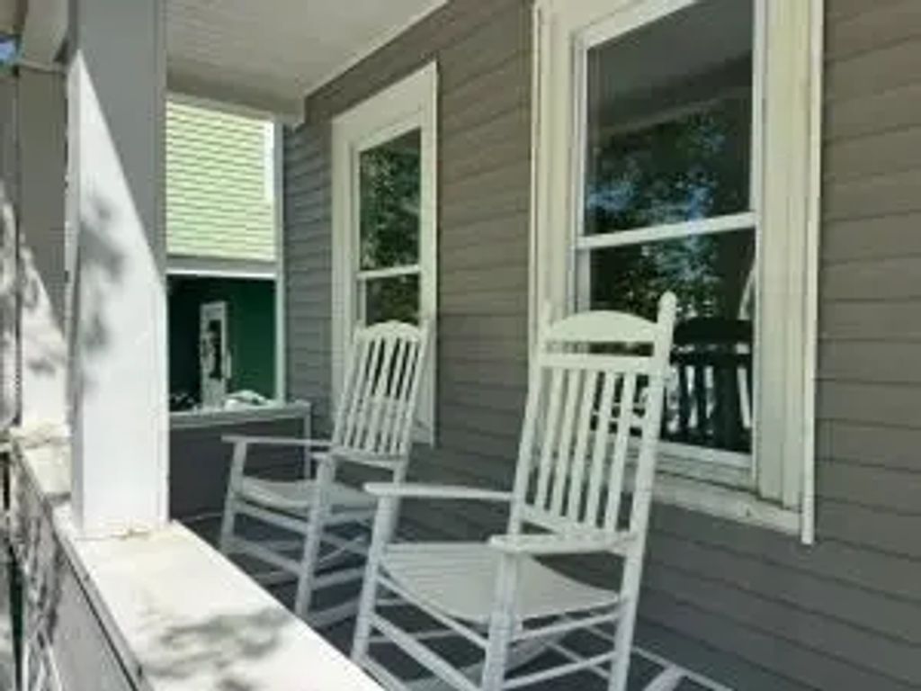 121 Glendale St #1, Everett
