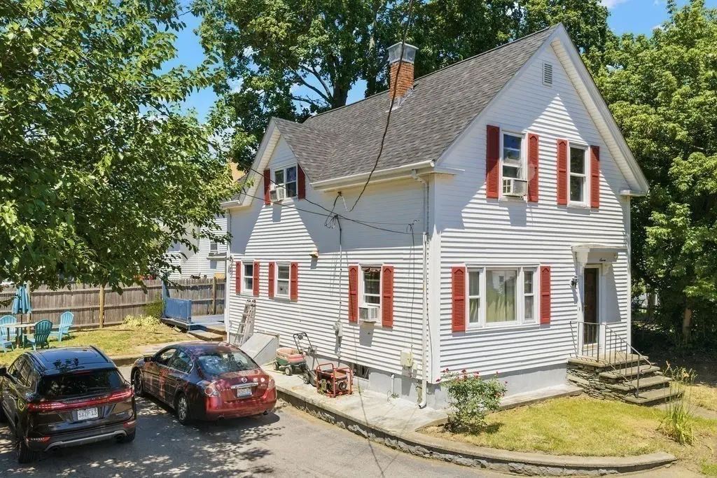 7 Woodwards Ln, Taunton