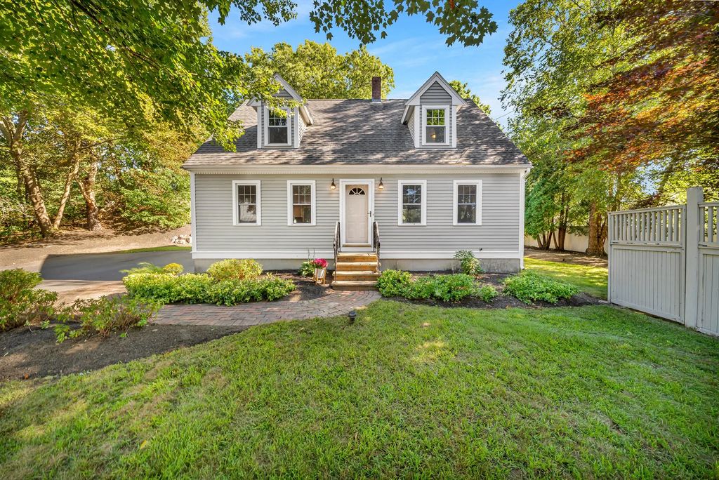 2 Hunter Dr, Newburyport