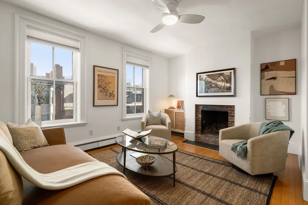 102 Charles St #c, Boston