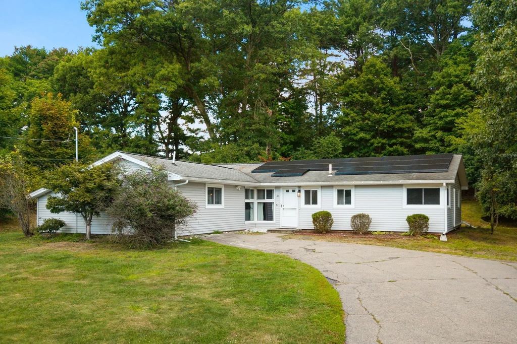 23 Joseph Rd, Framingham
