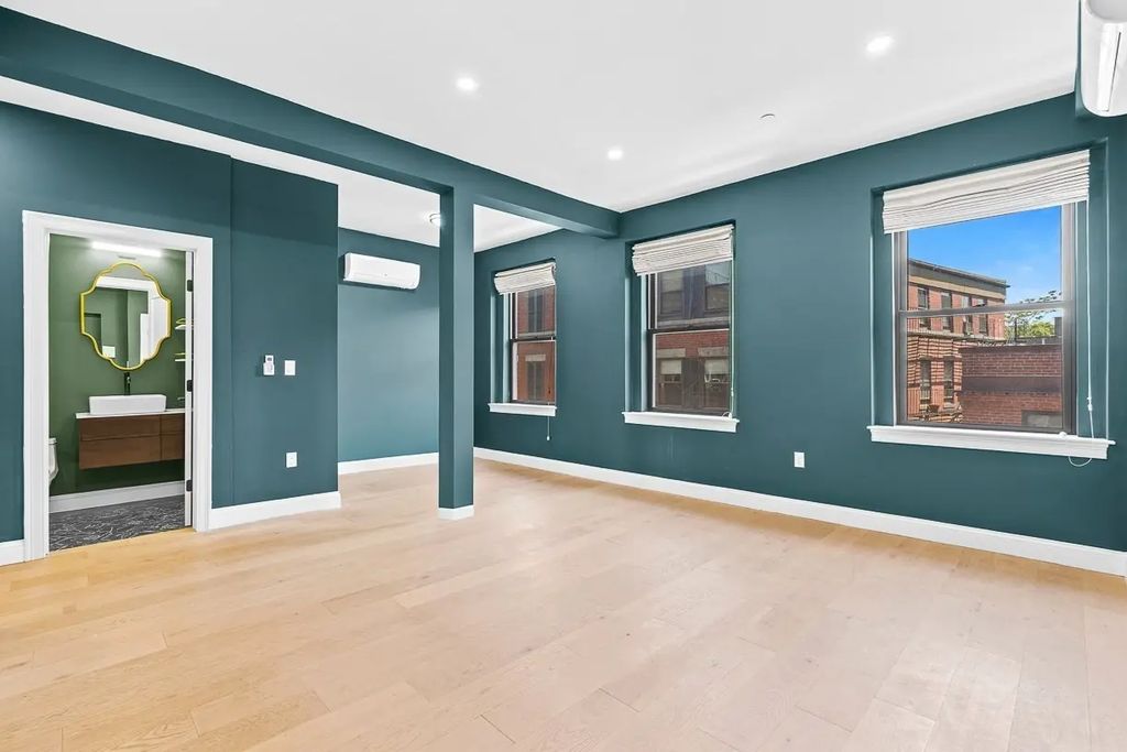 166 Salem St #8, Boston