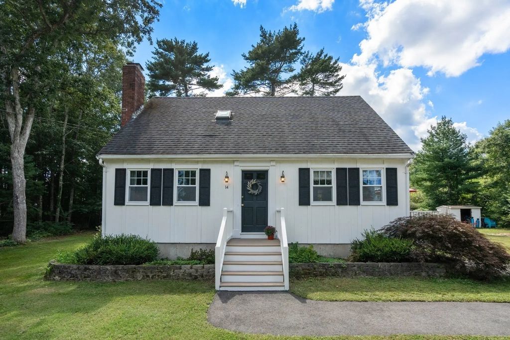 14 Lucas St, Carver