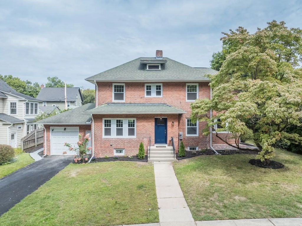 41 Dartmouth St, Holyoke