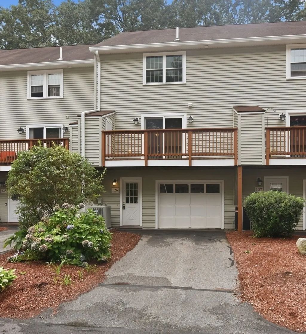 126 Patrick Rd #126, Tewksbury