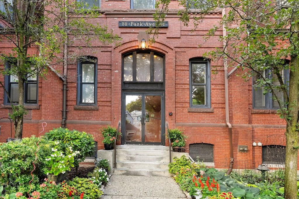 88 Park Ave #412, Arlington