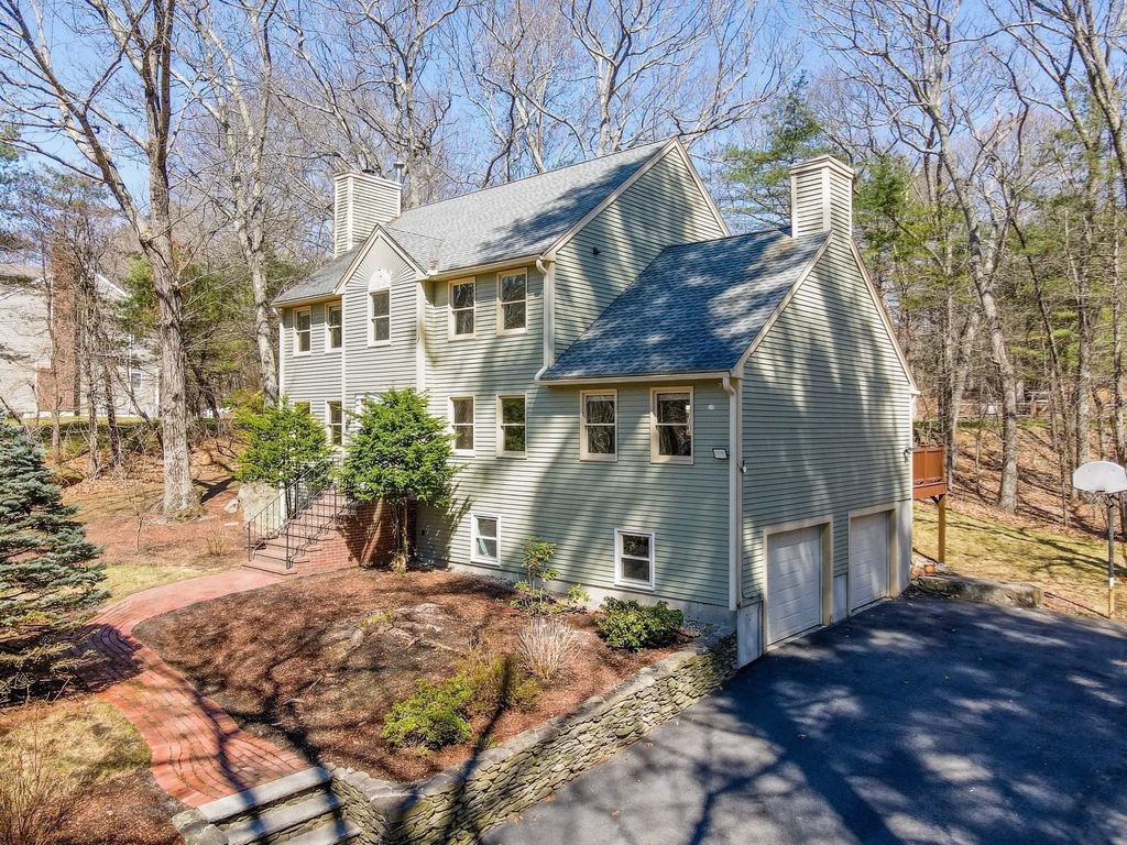 255 Hay Meadow Rd, North Andover
