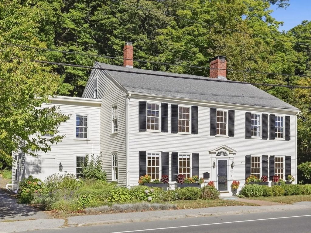 249 Main St, Groveland