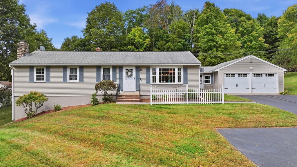 107 Cedar St, Sturbridge