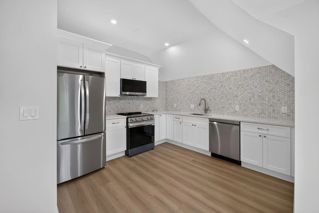 533 Washington Street #e, Boston