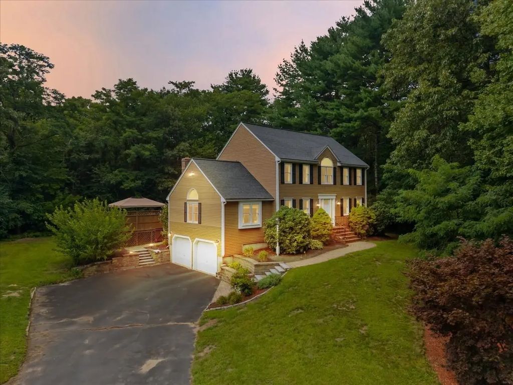 15 Eileen Rd, Norton