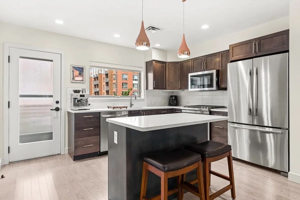 104 Liverpool St #104, Boston