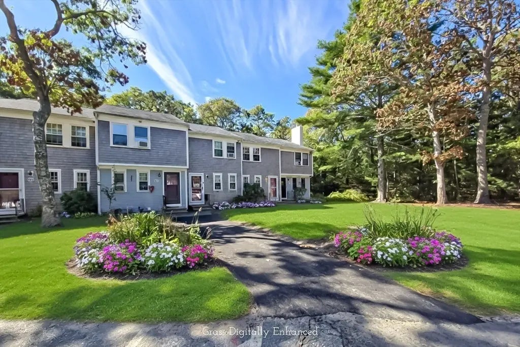 300 Falmouth Rd #18e, Mashpee