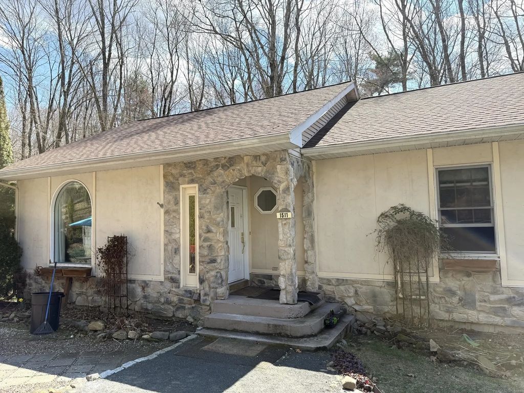 1511 Dunhamtown Brimfield Rd, Brimfield