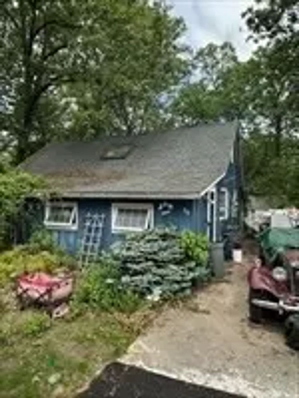 80 Bungalow Street, Southwick