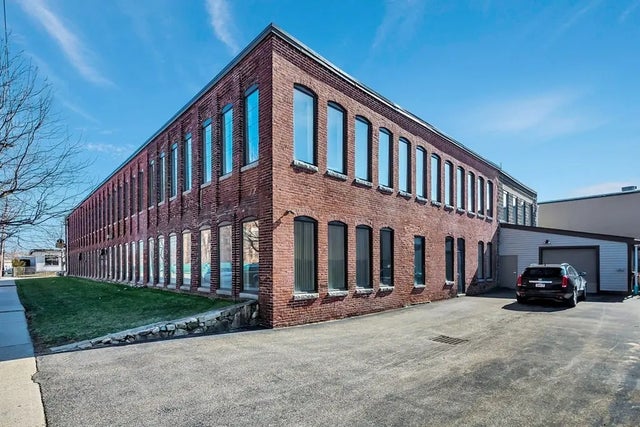 77 Rumford Ave, Waltham