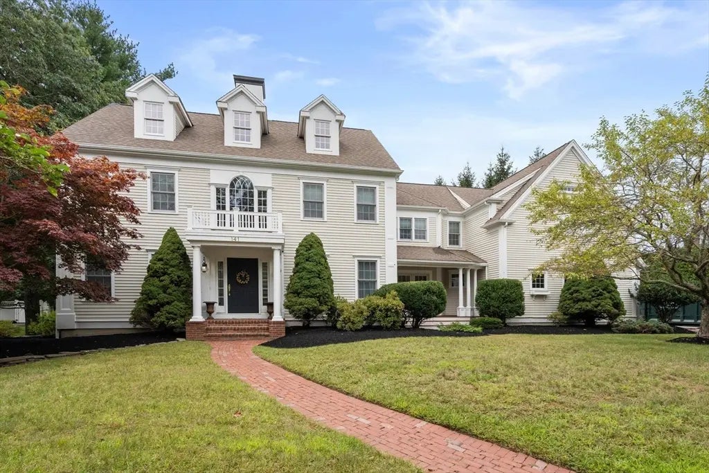 141 Deerfield Ln, Hanover