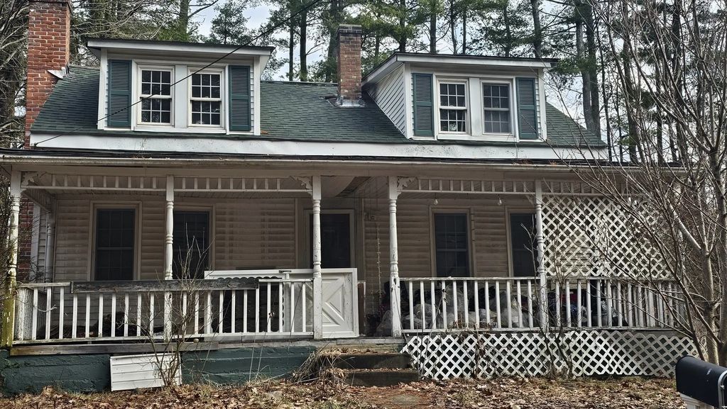 45 River St, Belchertown