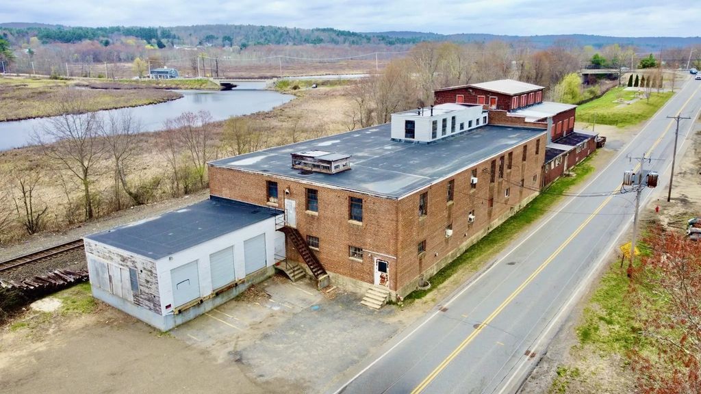 55 Mill St, Brookfield