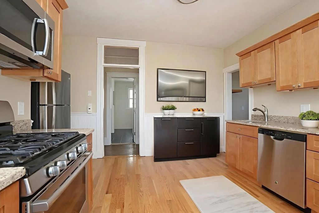 1 Orient Ave #2b, Boston