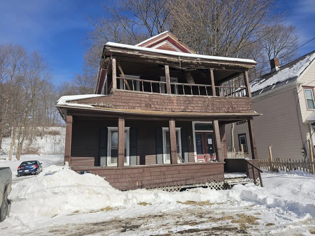 27 Hall St, North Adams
