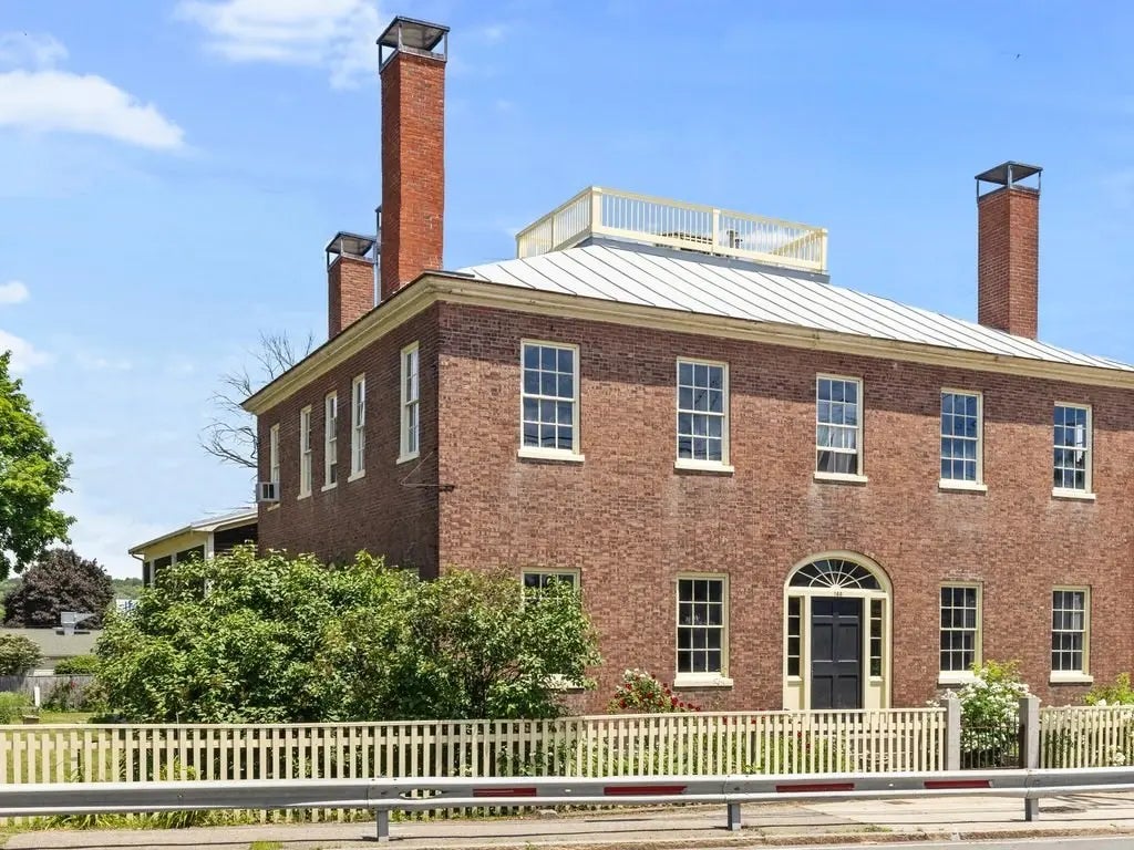 166 High Street, Danvers