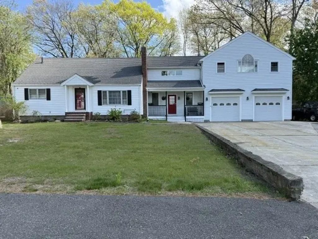 38 Reynolds Ave, Randolph