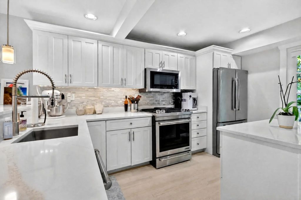 794 E 7th St #l, Boston
