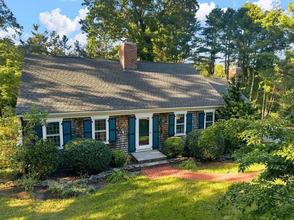 8 Lebaron Way, Mattapoisett