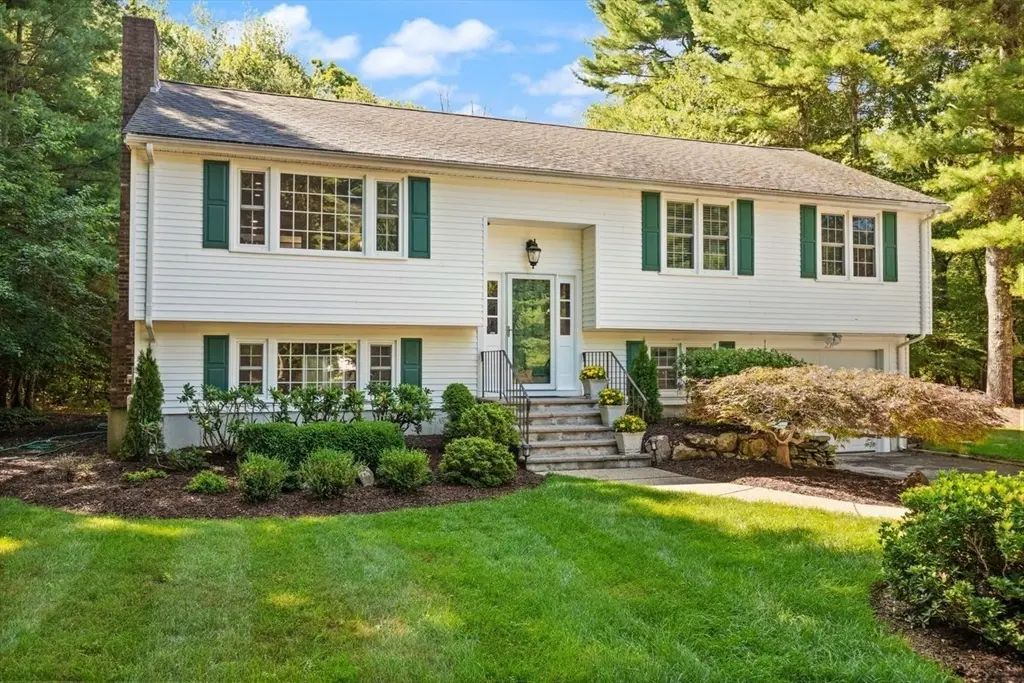 234 Hampton Rd, Sharon