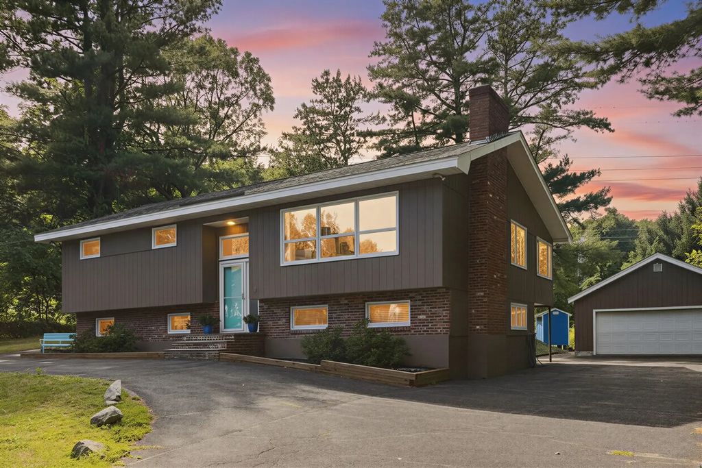 12 Stevens Pl, Saugus