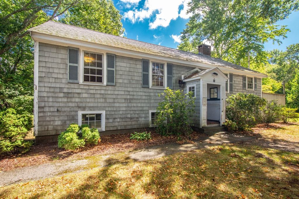 20 Tyler Rd, Beverly