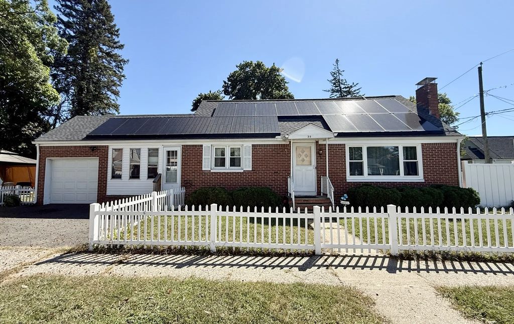 35 Long Terrace, Springfield