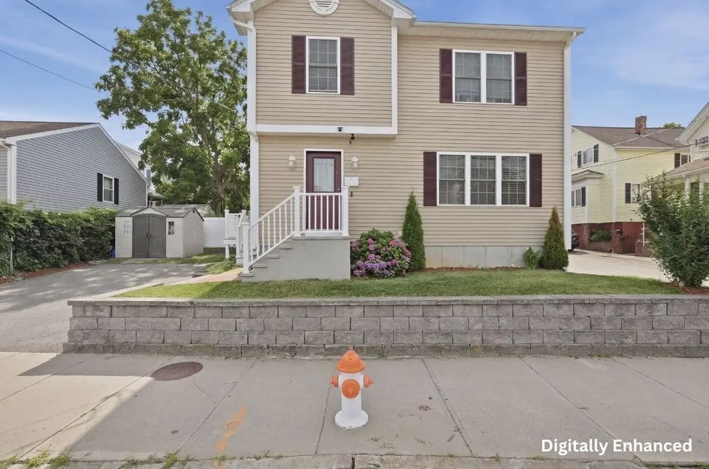 414 Bay Street, Fall River