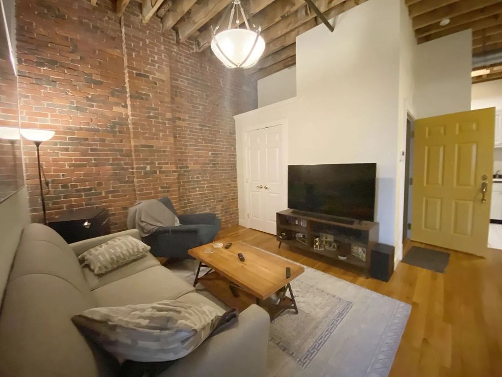 150 Liverpool #4, Boston