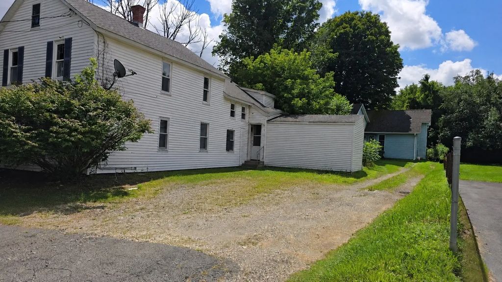 23 Walnut St, Pittsfield