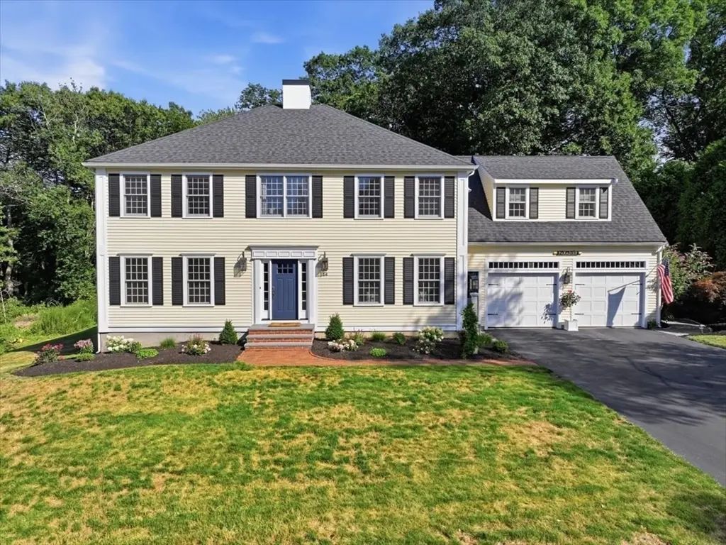 14 Windward Ln, Scituate