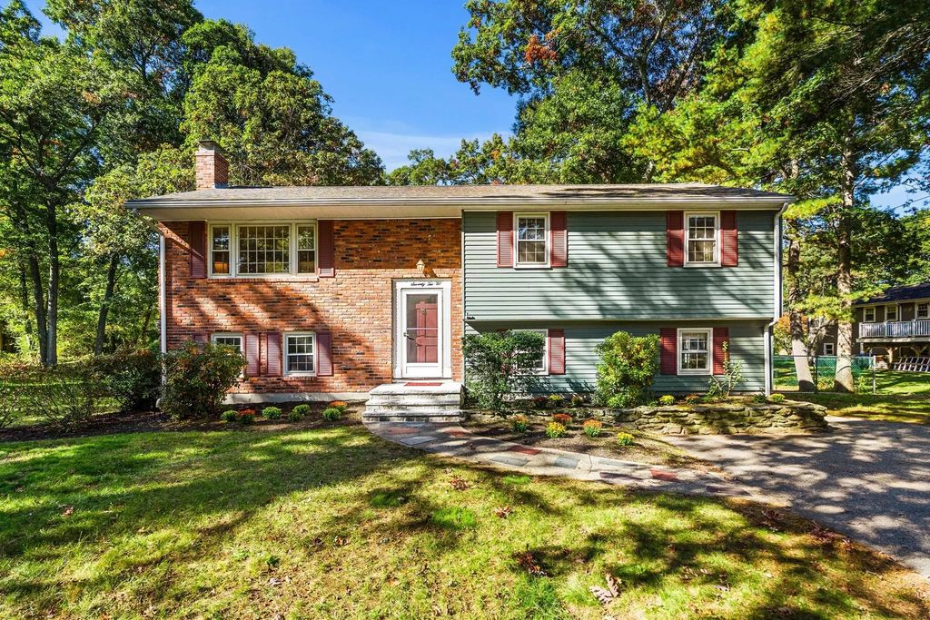 72 Alden Road, Holliston