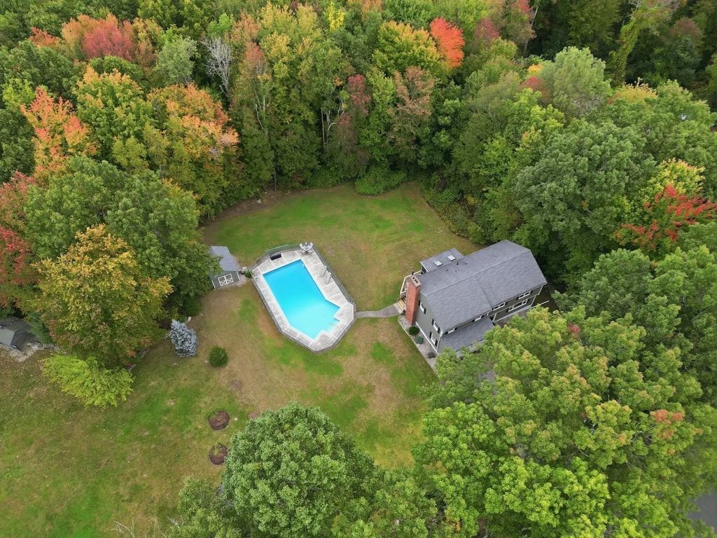 4 Edson Dr, Wilbraham