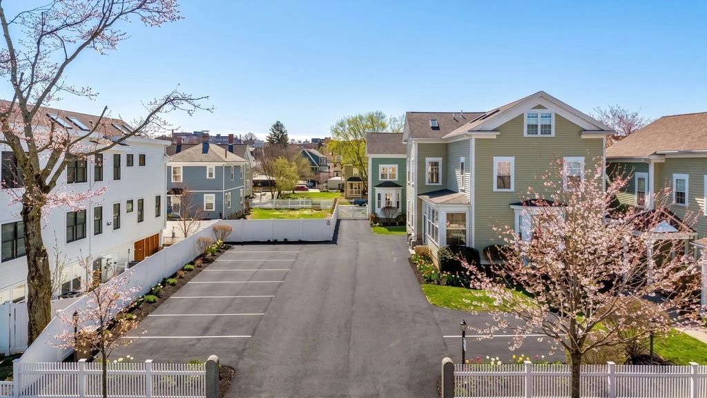 121 E Cottage St #u-4, Boston