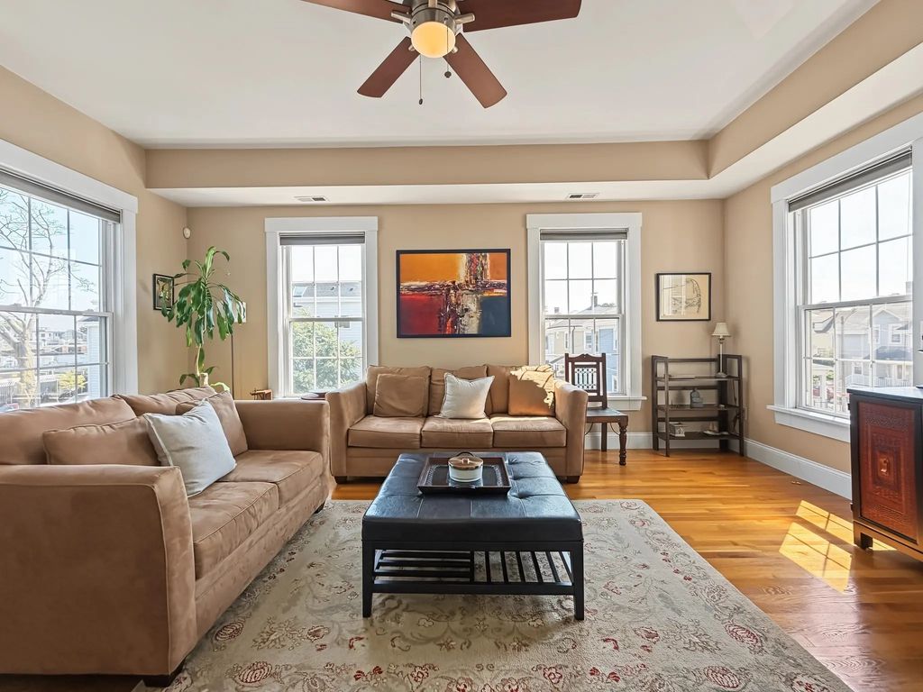 121 E Cottage St #u-4, Boston