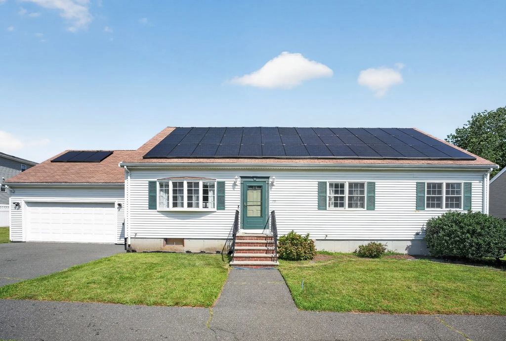 79 Emerald Dr, Lynn
