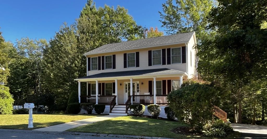 8 Pinewood Rd, Amesbury