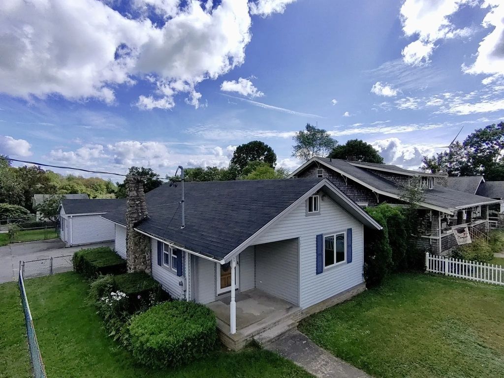 285 Huttleston Ave, Fairhaven
