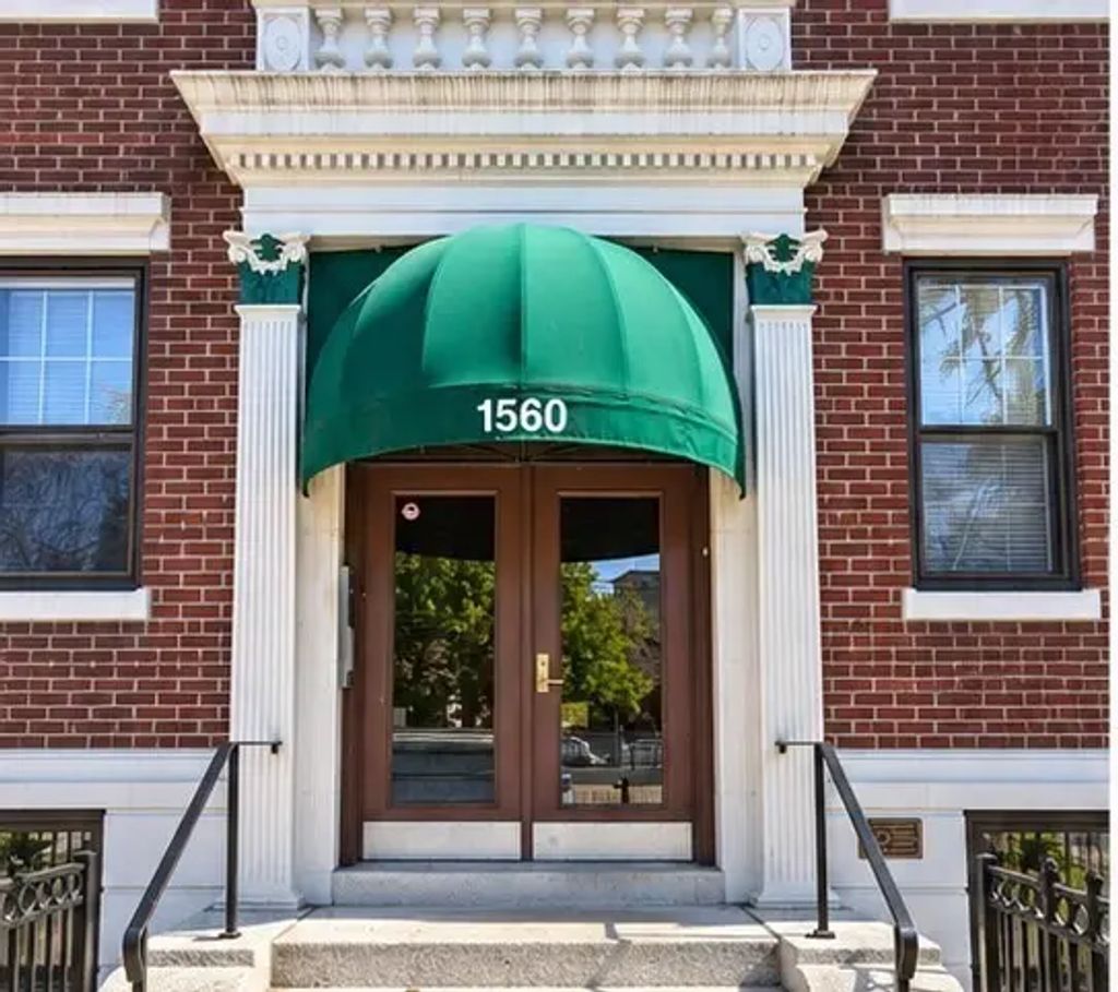 1560 Commonwealth Ave #4, Boston