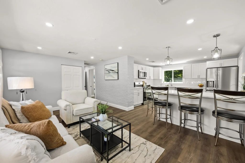 15 Clara Rd, Brockton